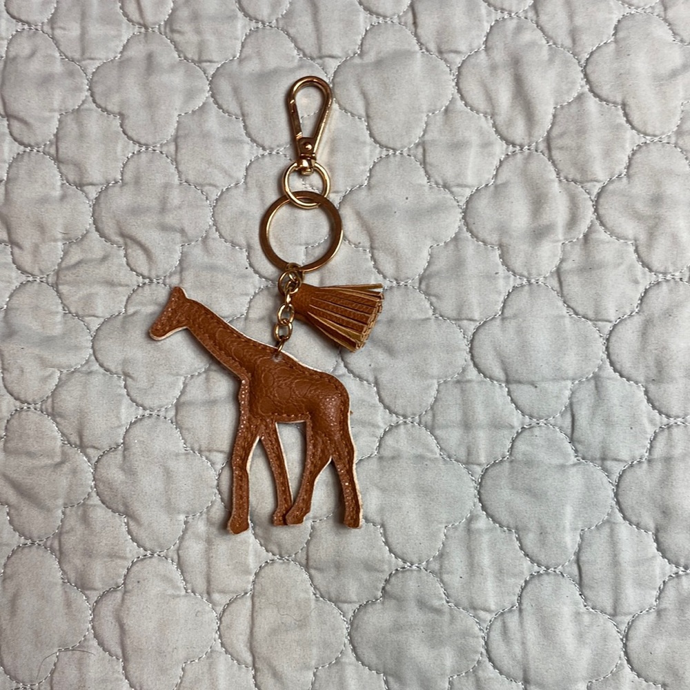 giraffe keychain